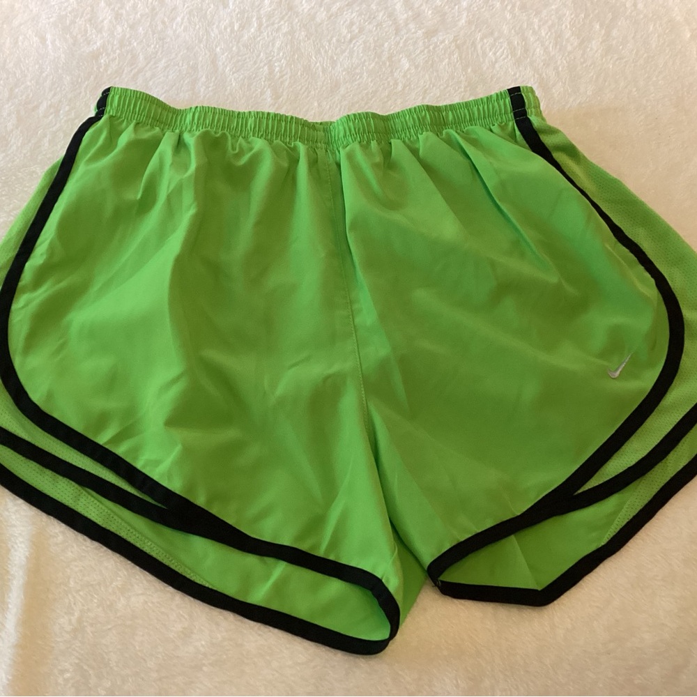 Nike Dri Fit Green Athletic Shorts Lightweight Elastic Waist Size size Medium